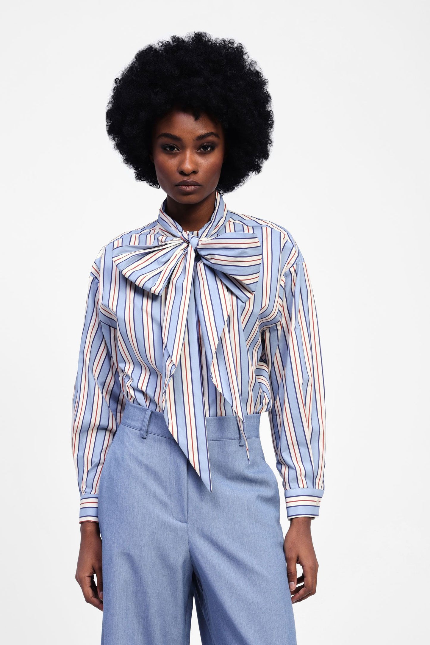 Camicia con fiocco e righe