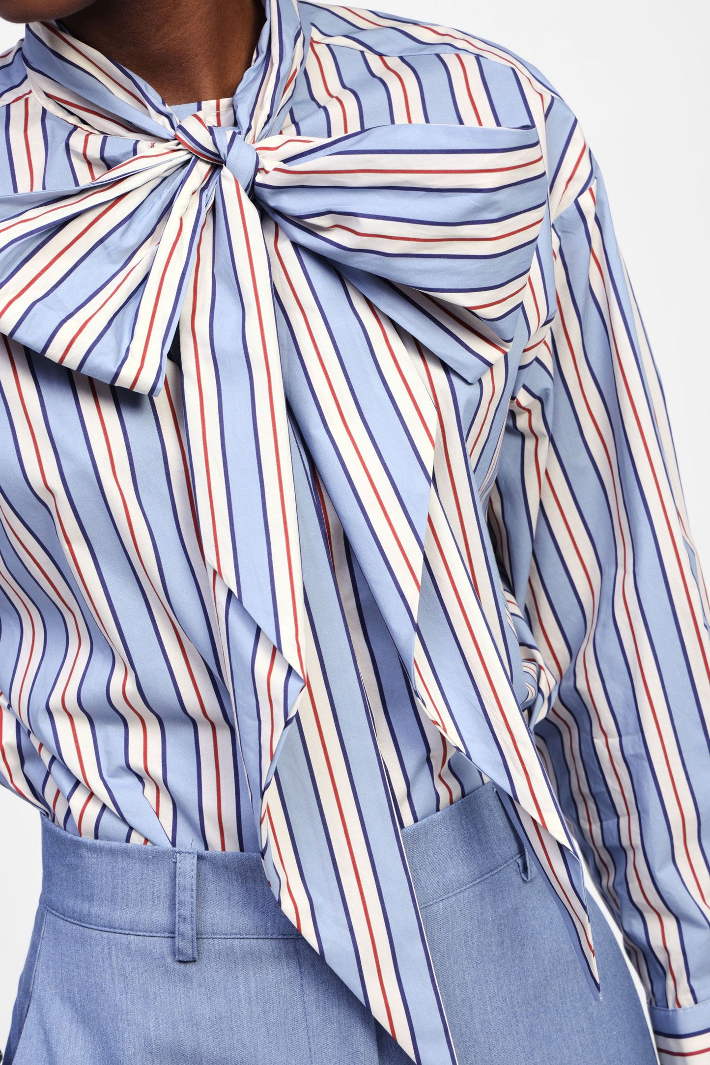 Camicia con fiocco e righe