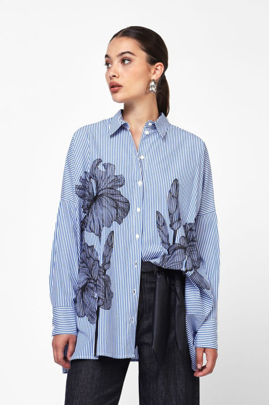 Camicia a righe con fiori stampati