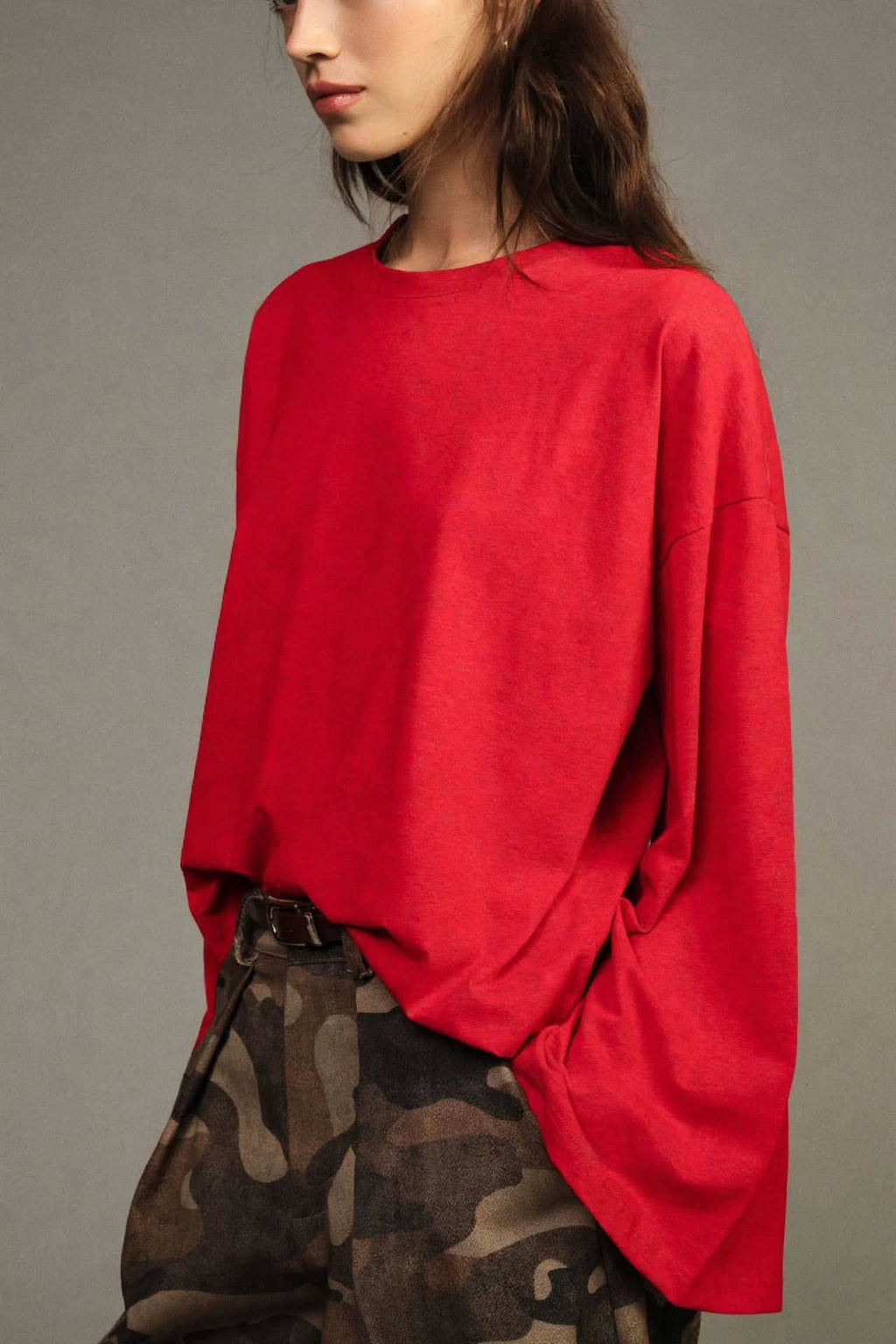 Top a maniche lunghe ampie con scollo tondo
