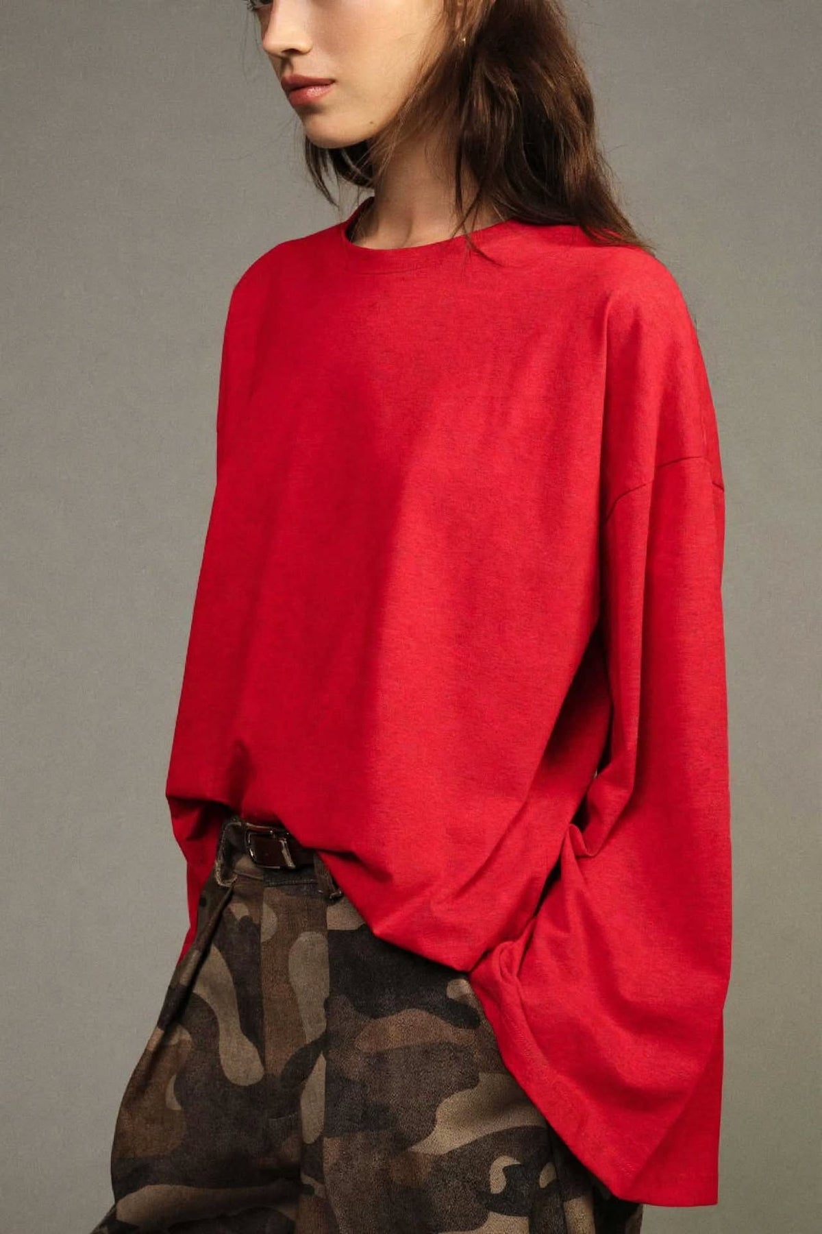 Top a maniche lunghe ampie con scollo tondo