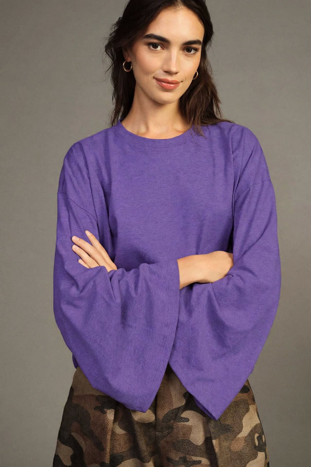 Top a maniche lunghe ampie con scollo tondo