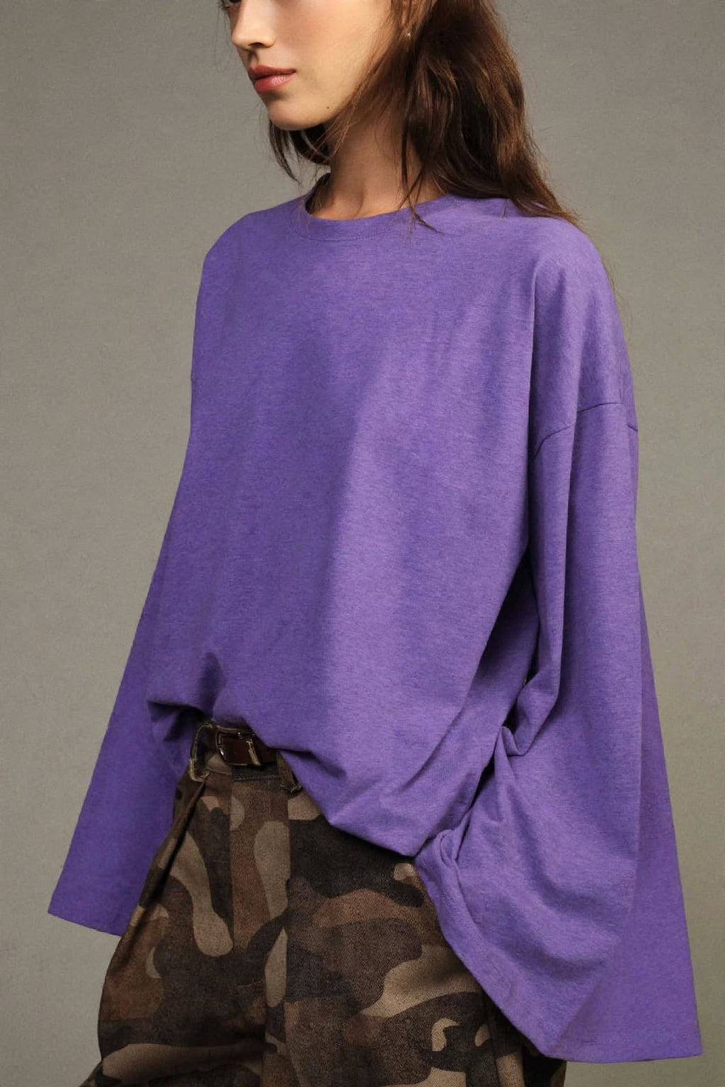 Top a maniche lunghe ampie con scollo tondo