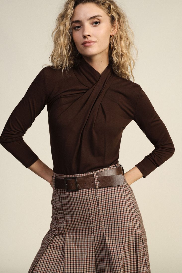 Maglione girocollo asimmetrico drappeggiato maniche lunghe