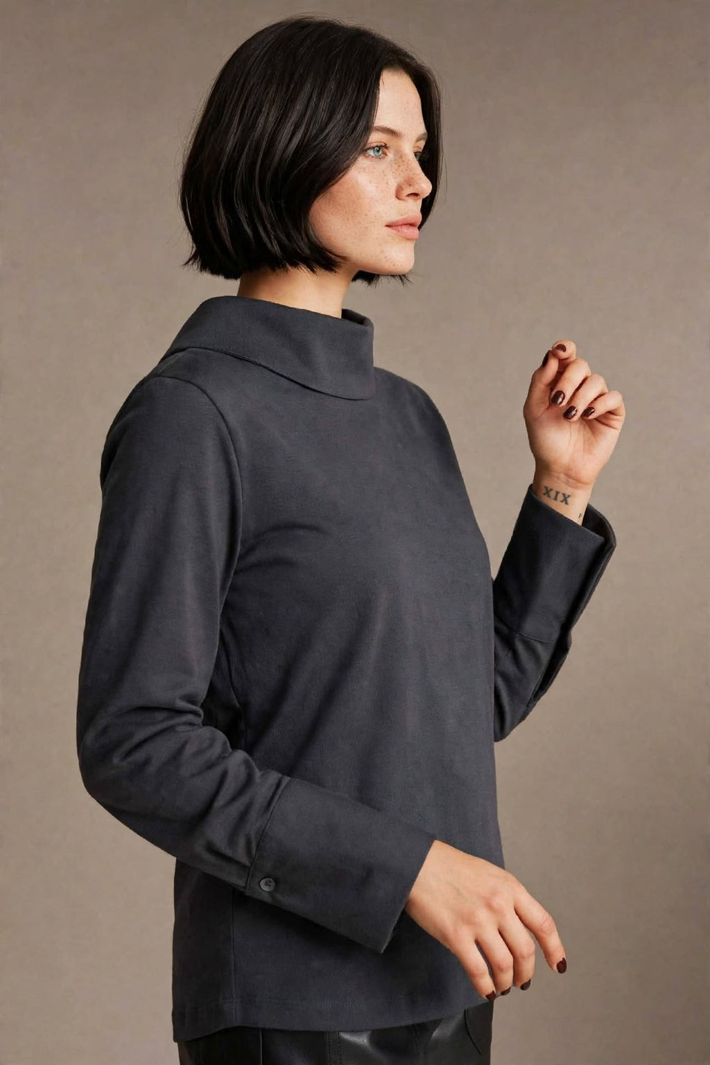 Camicia 100% Cotone Collo a Sciarpa e Colletto Punta -