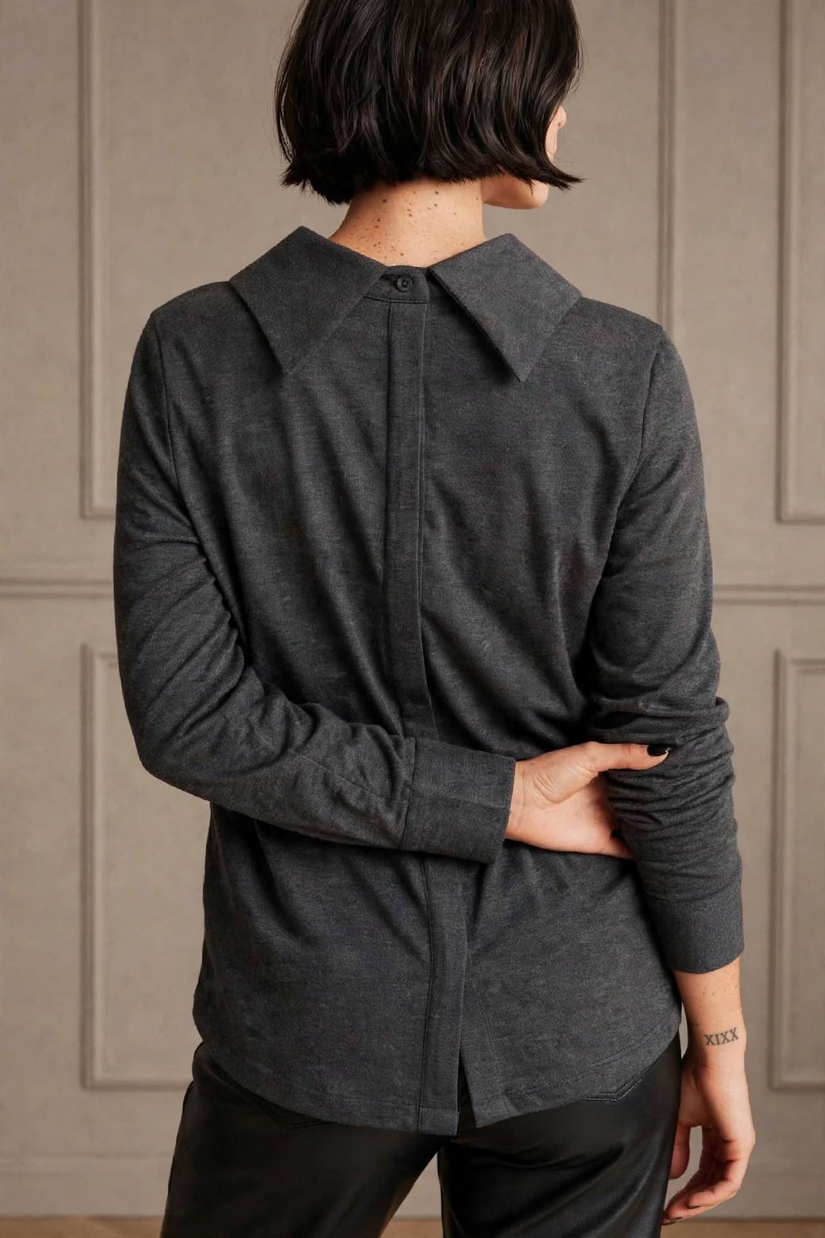 Camicia 100% Cotone Collo a Sciarpa e Colletto Punta -