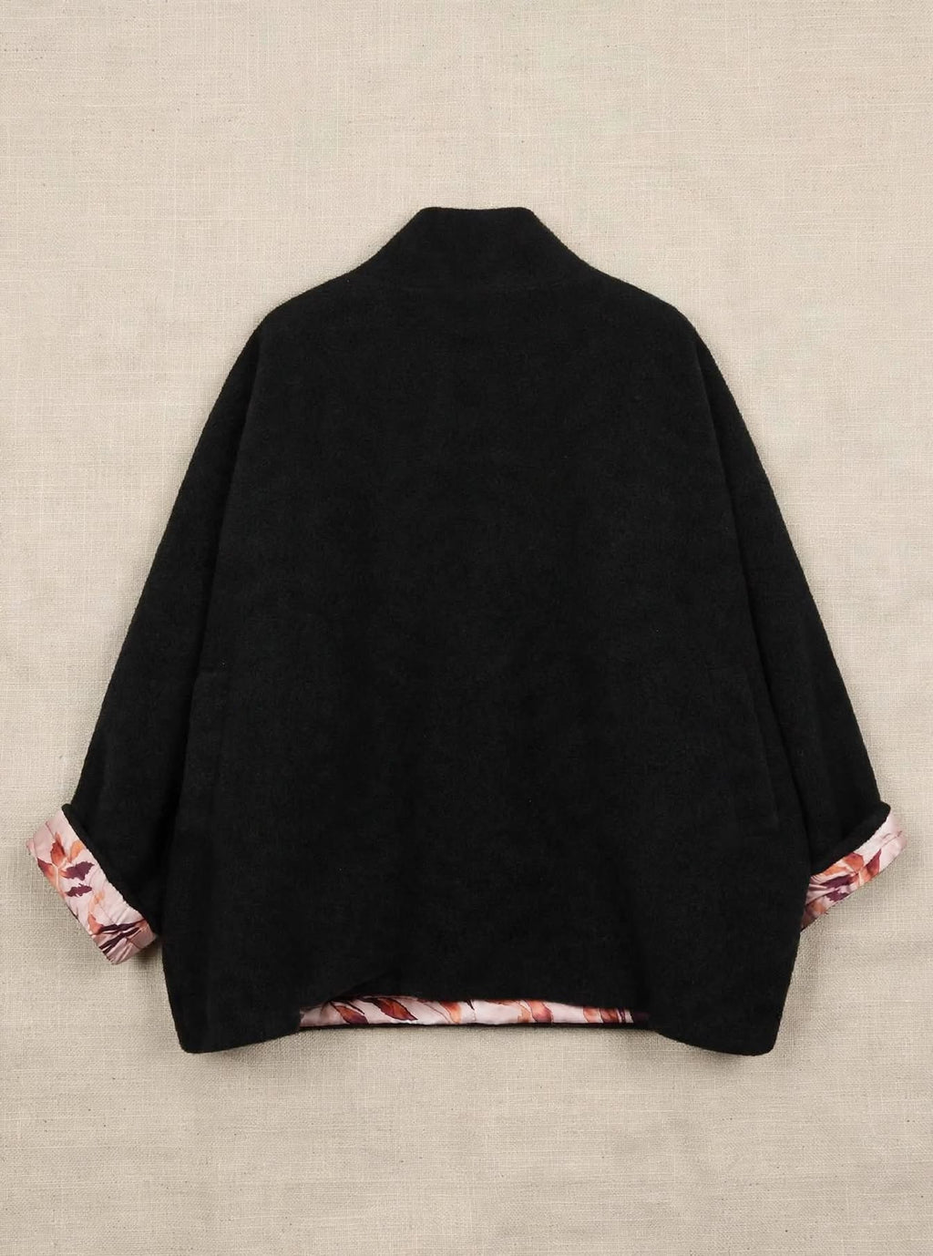 Giacca Kimono - Bouclé Nero con Fodera Floreale Beige