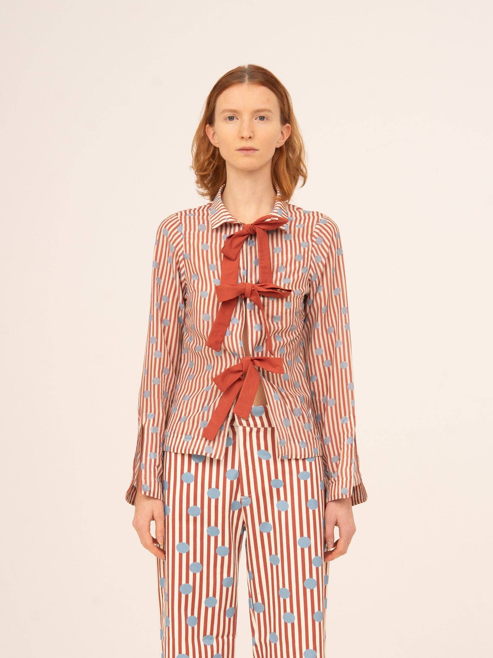 Maglietta a righe rosse