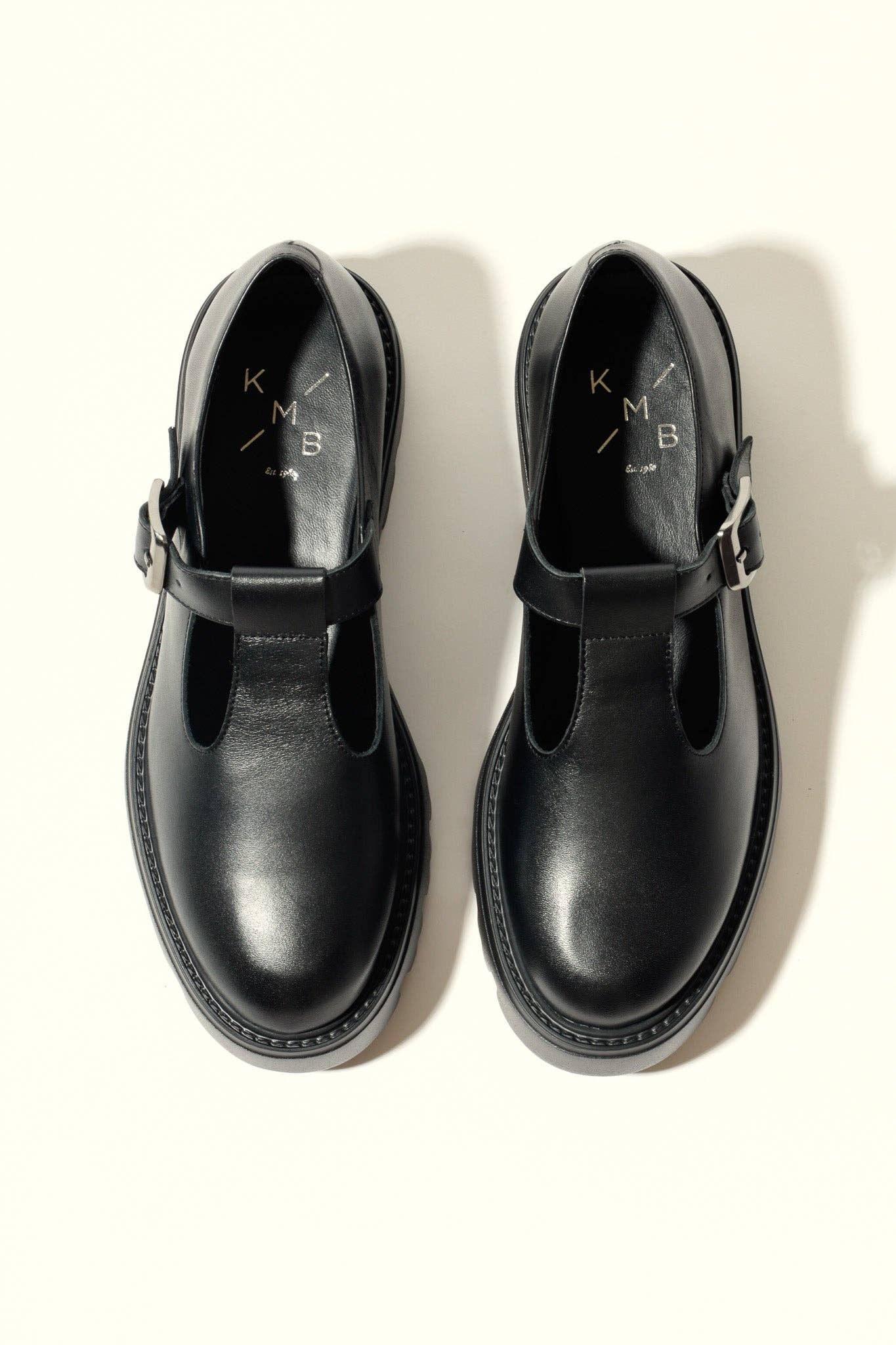 SALOME BLACK – Scarpe in pelle a T-bar extra leggere