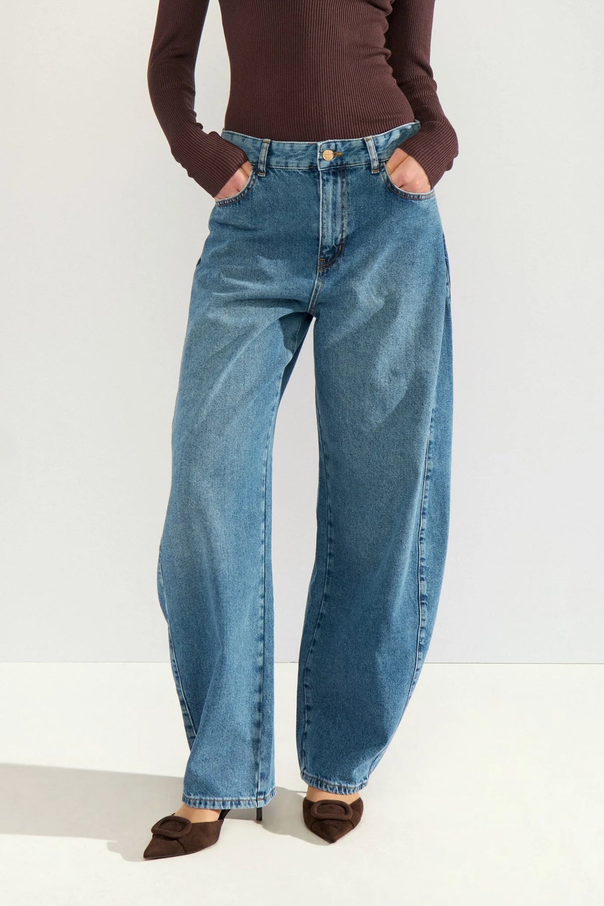 AMSTERDAM HR BARREL JEANS - P3013 - Medium Blue Denim