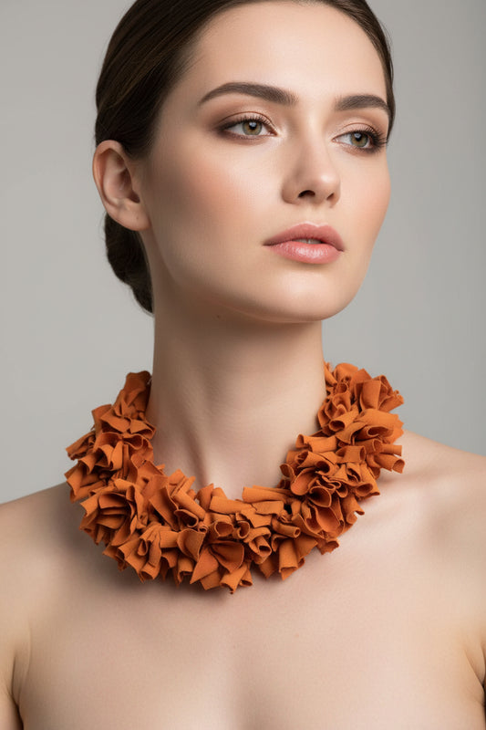 Collana con Frange in Tessuto: Piastrella