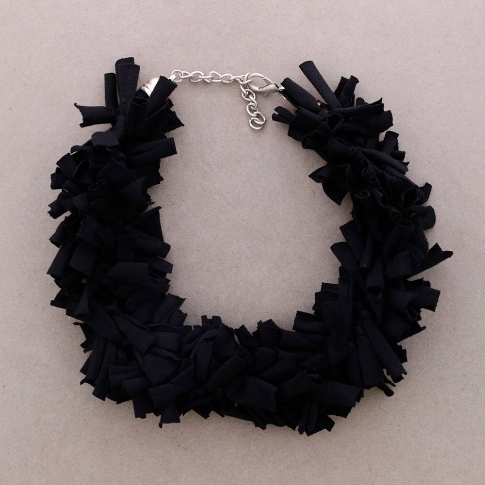 Collana con Frange in Tessuto: Nero