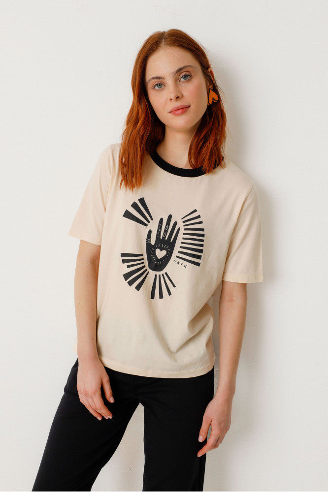 Hand T-shirt