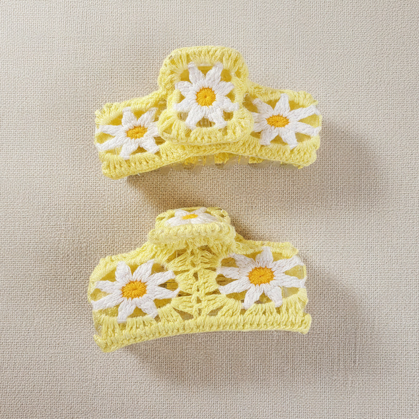 "Camilla" 🌼 macramé hair clip