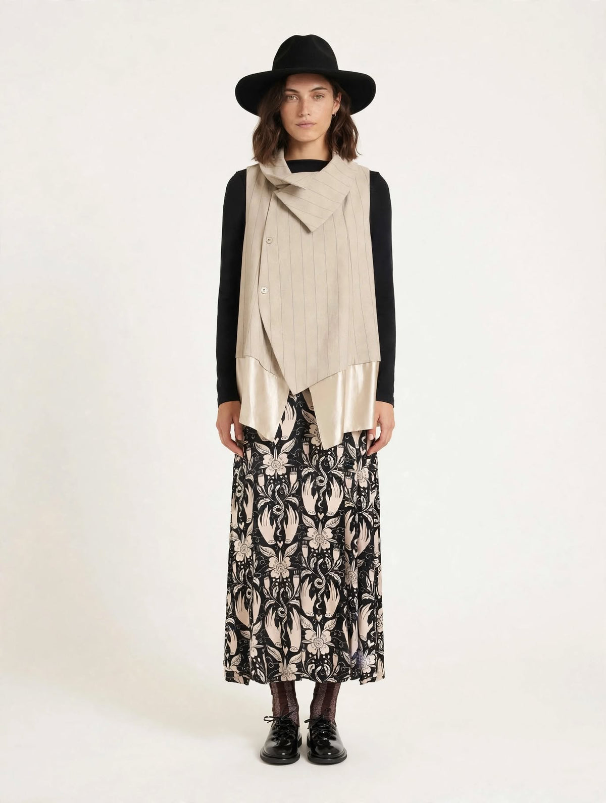 GILET GESSATO CON ORLO IN RASO