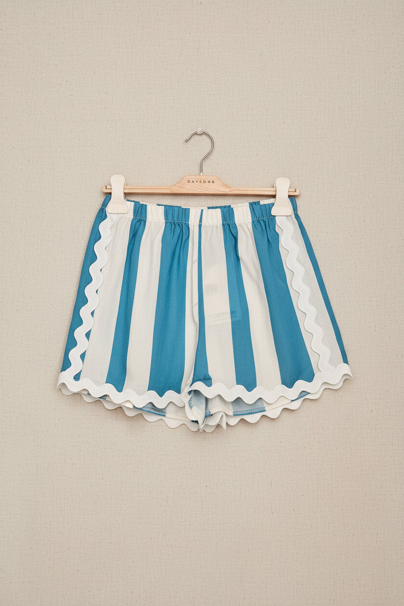 Shorts a righe con passamaneria