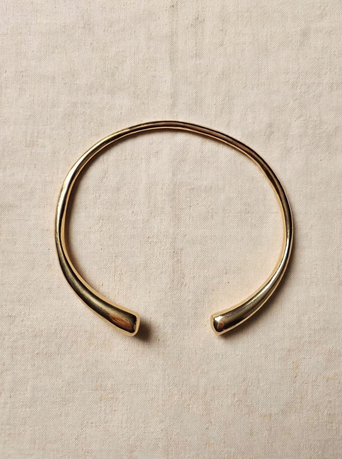 Choker Rigido Torque Bombato - Ottone Dorato
