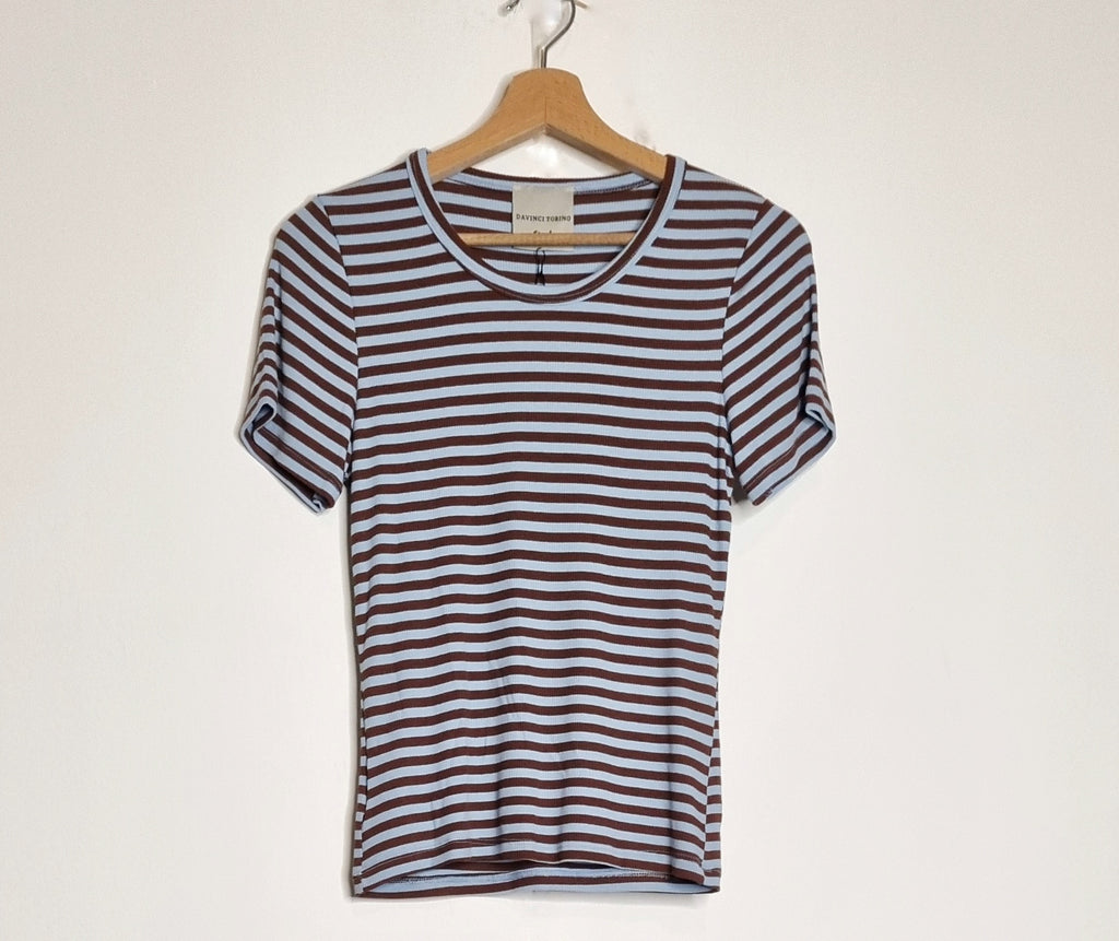 T-shirt azzurra e cioccolato 🍫