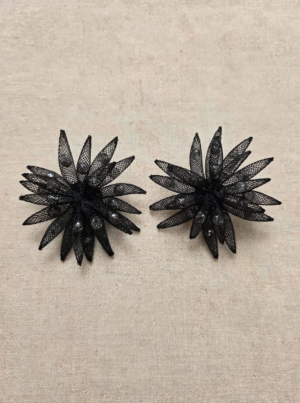 STELLA NERA - Orecchini Statement 6x6cm in Rete Mesh