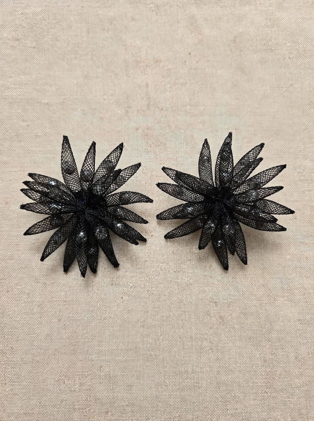 STELLA NERA - Orecchini Statement 6x6cm in Rete Mesh