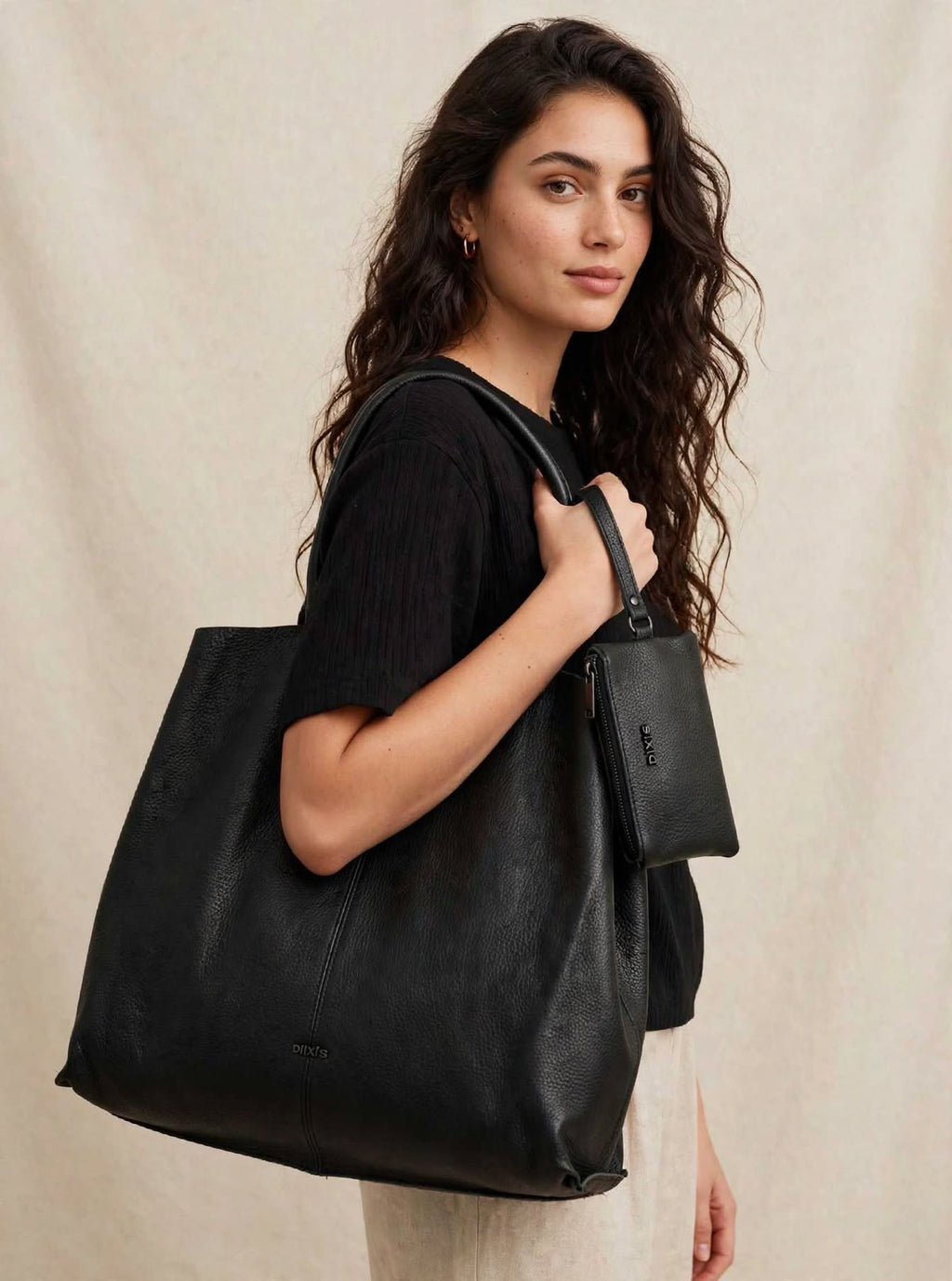 Borsa Tote in Pelle nera  con Manici Circolari + Pochette