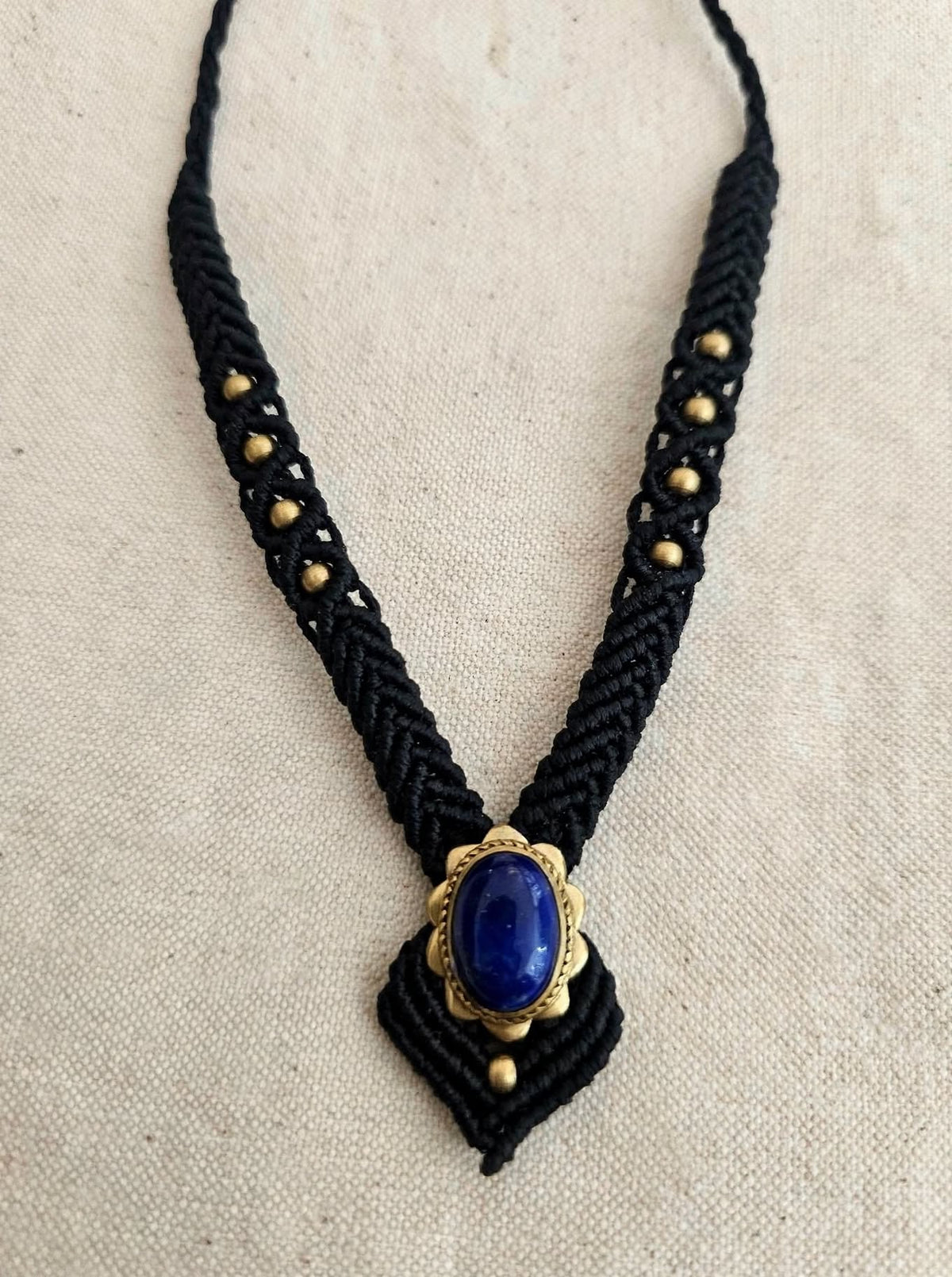 AJNA - Choker in Macramè Nero e Lapislazzuli Naturale