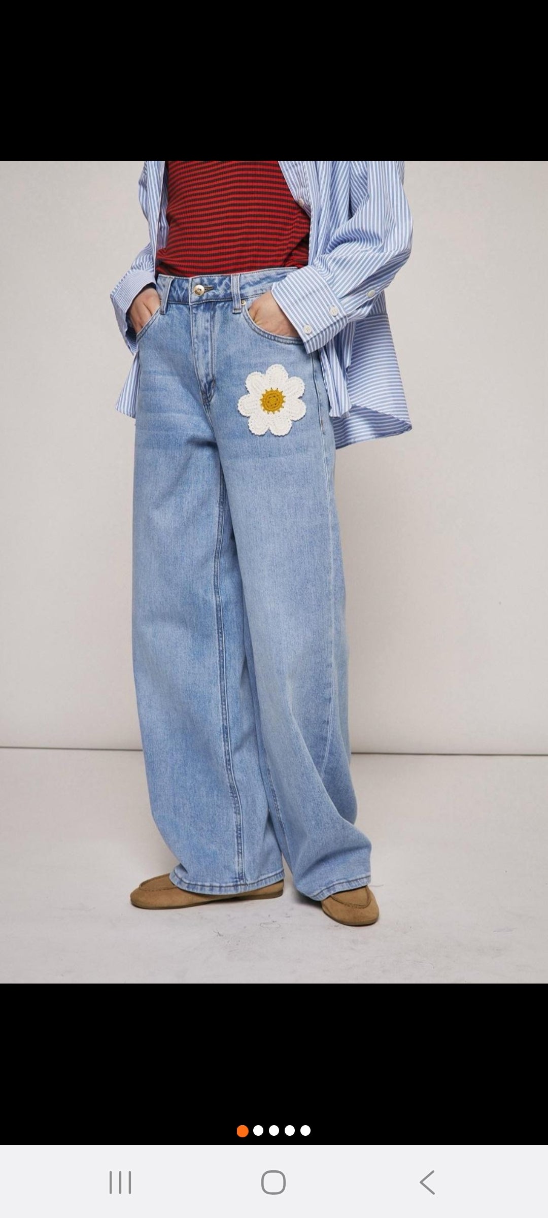 Jeans fiore ricamato