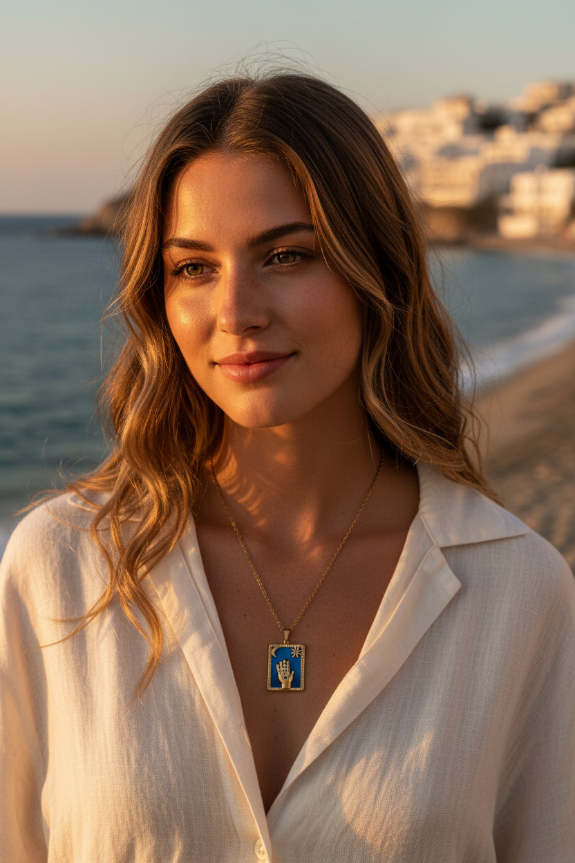 Collana mano del destino