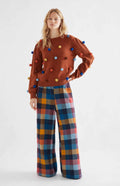 DOT PARTY TERRACOTTA - Pullover color cognac con pon pon 3D multicolor