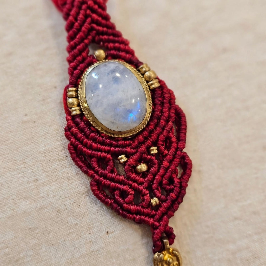 SHAKTI - Collana Macramè Rossa con Pietra di Luna