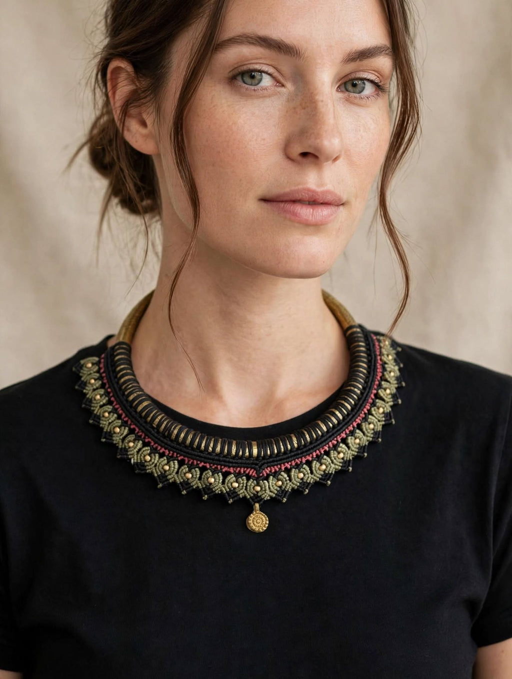 Collana Choker Rigida Hasli Macramè -