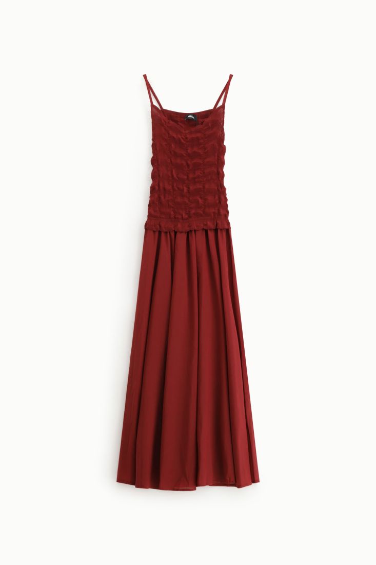 Vestito lungo con corpetto arricciato e spalline sottili