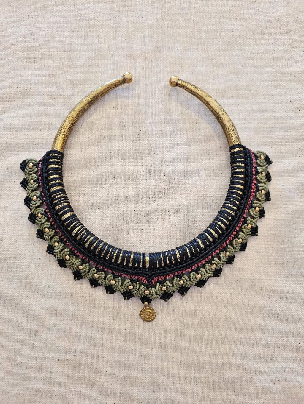 Collana Choker Rigida Hasli Macramè -