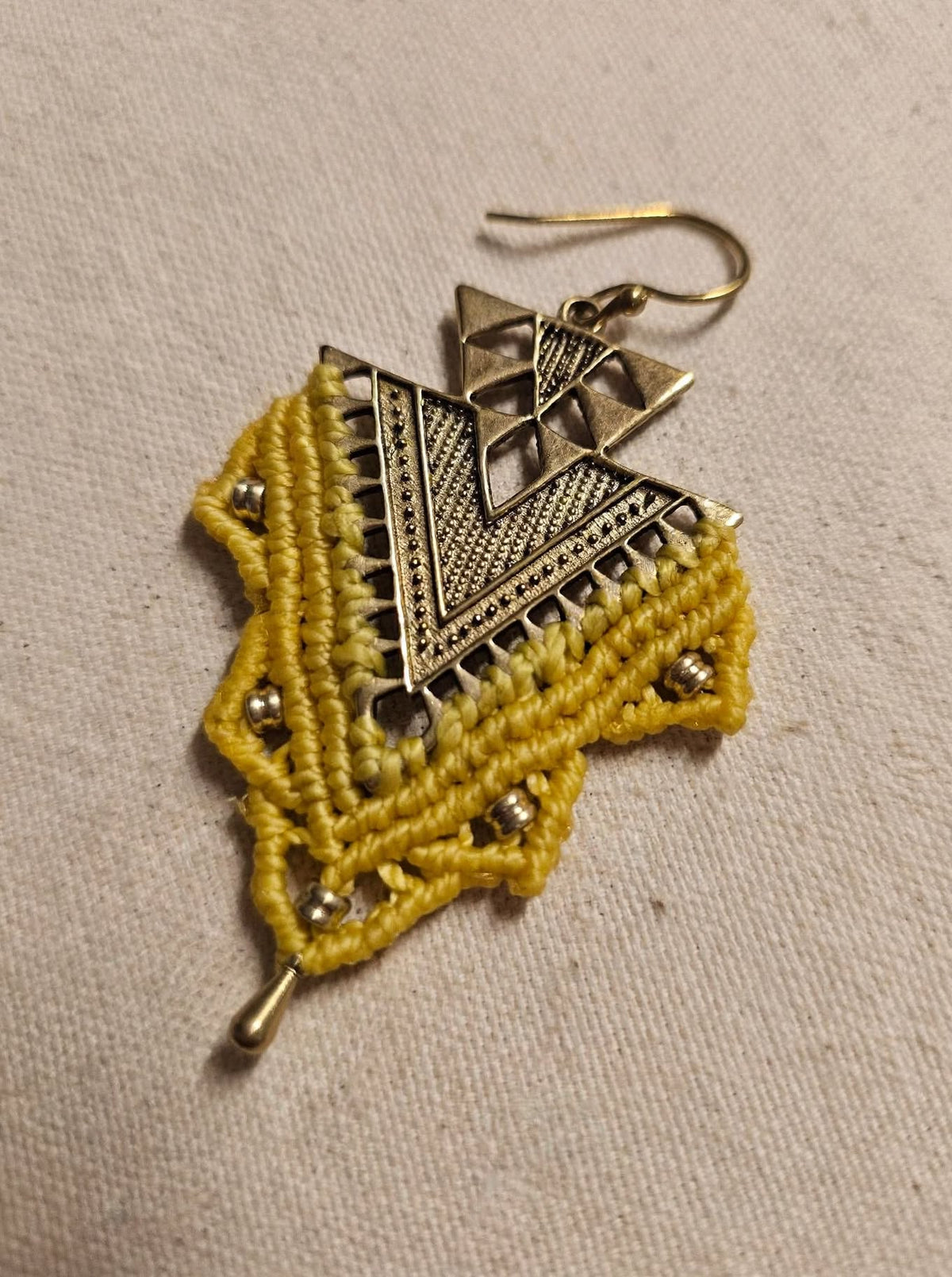 TRIBAL senape  - talismano da indossare.