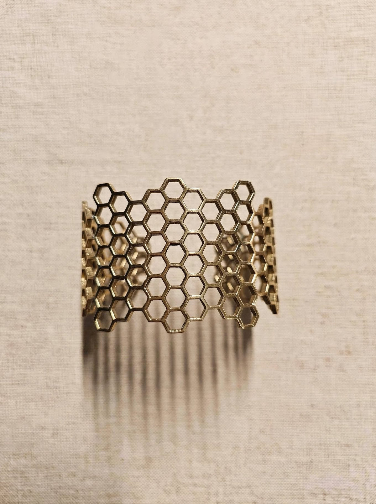 HONEYCOMB CUFF - Architettura da indossare