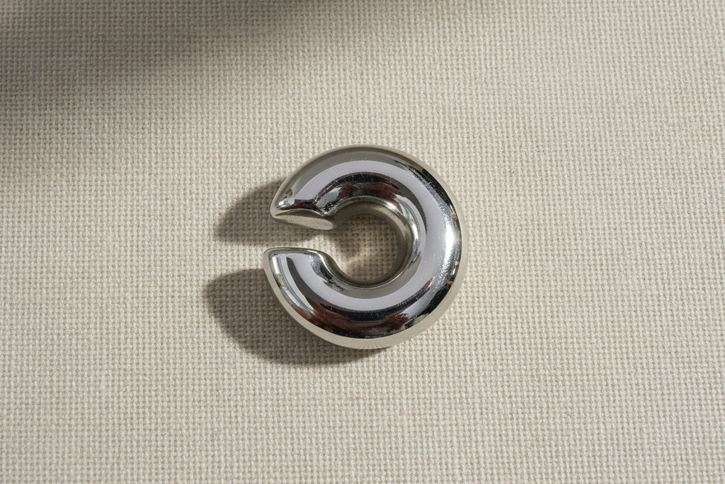 Ear cuff " C" color argento maxi