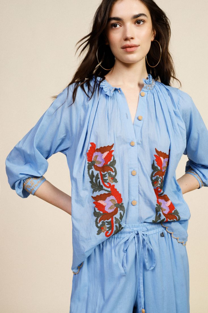 Shirt ampia ricamo floreale bottoni e bordo smerlato