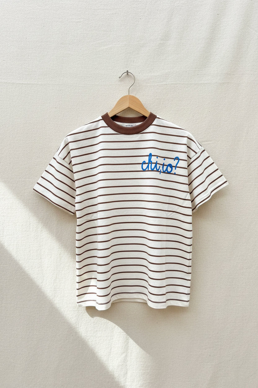 T-shirt righe tabacco scritta “chi io?”