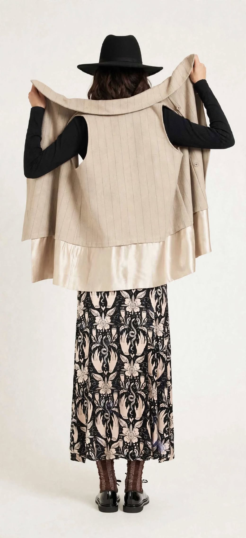 GILET GESSATO CON ORLO IN RASO