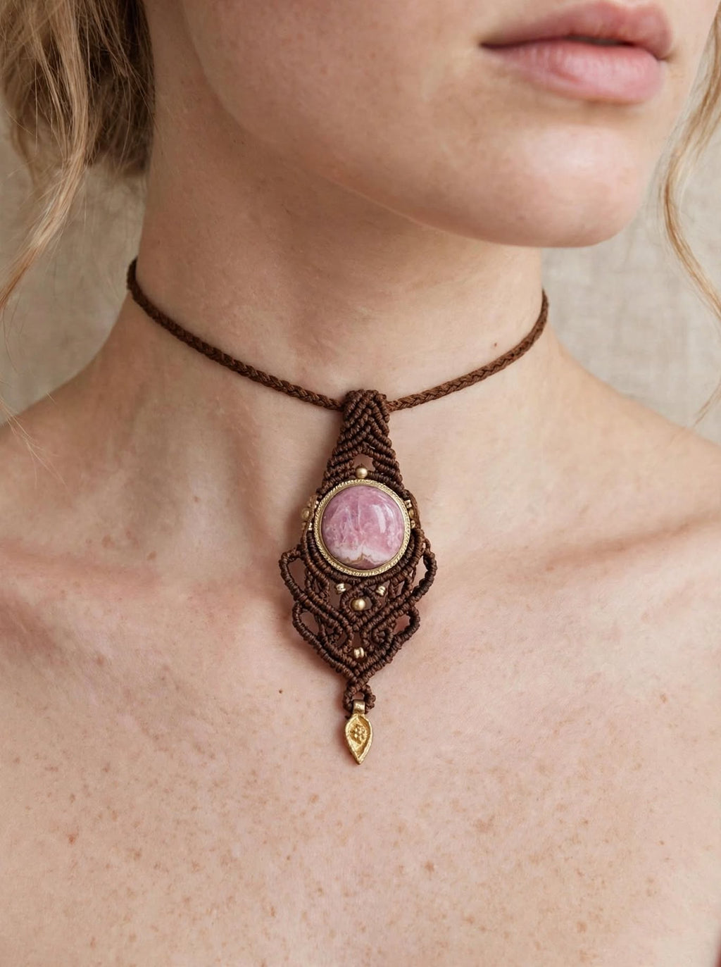 ROSAE - Choker Macramè Amuleto