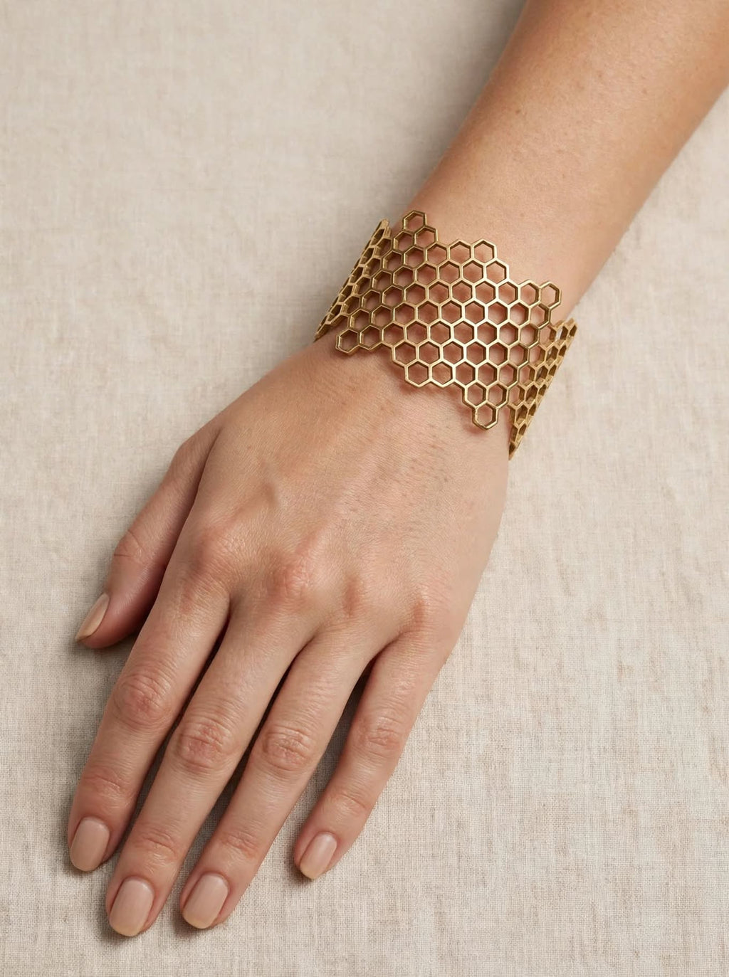 HONEYCOMB CUFF - Architettura da indossare