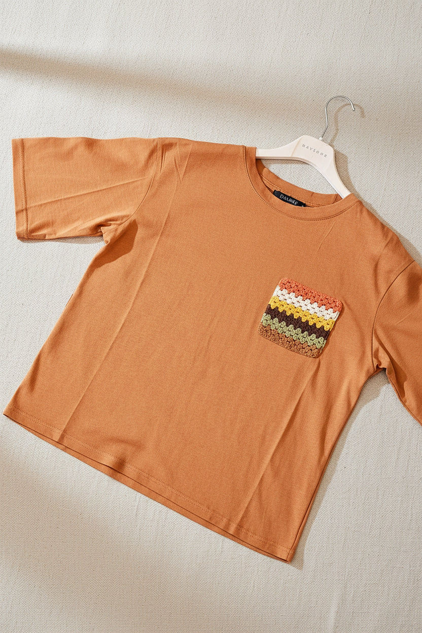 T - shirt con taschina ricamo