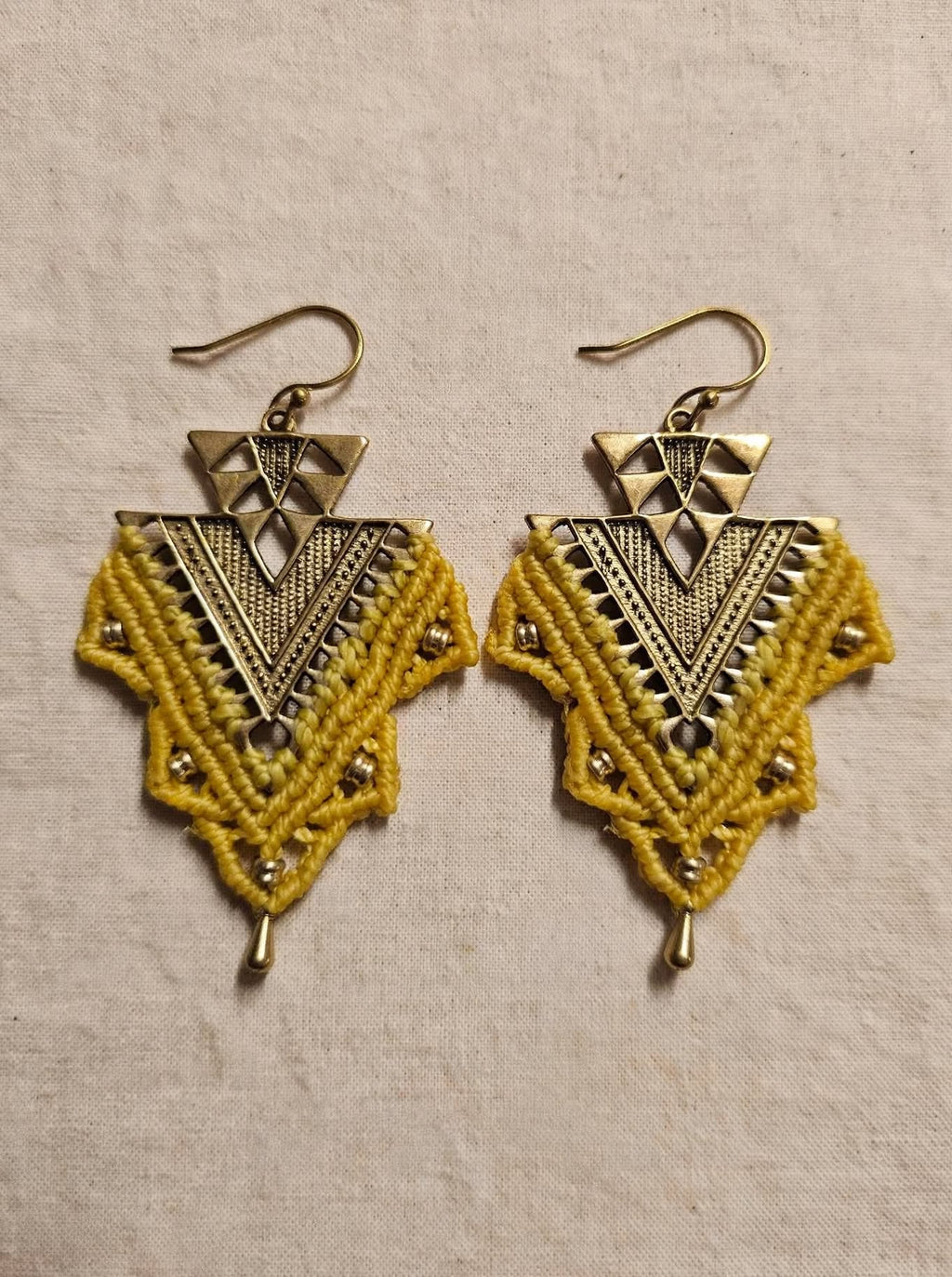 TRIBAL senape  - talismano da indossare.