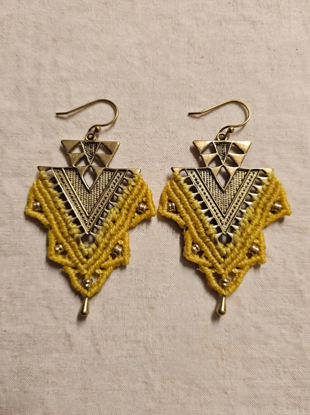 TRIBAL senape  - talismano da indossare.