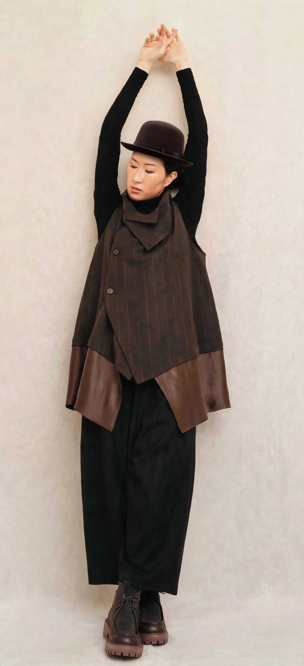 GILET GESSATO CON ORLO IN RASO