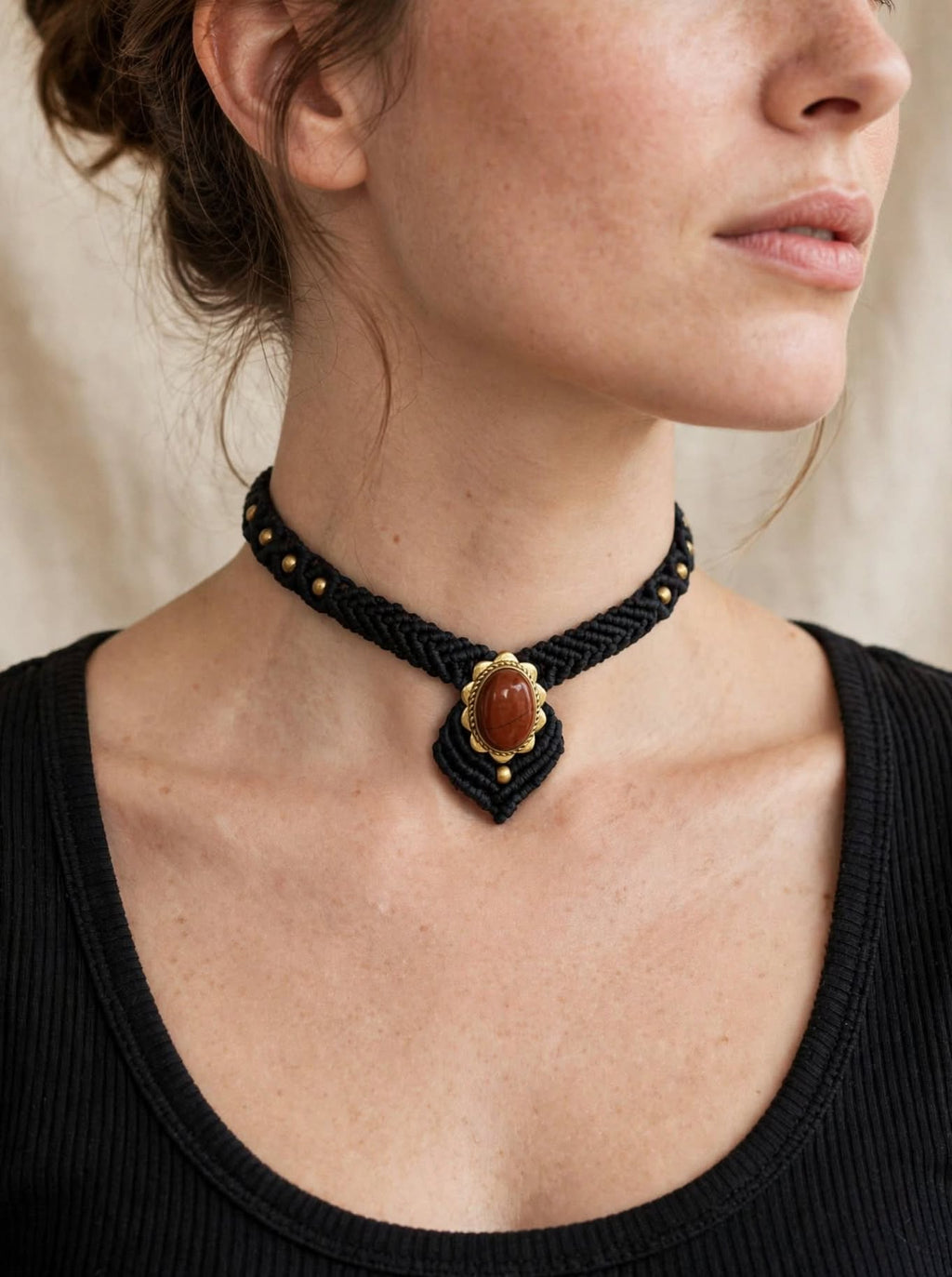 MULADHARA - Choker in Macramè Nero e Diaspro Rosso