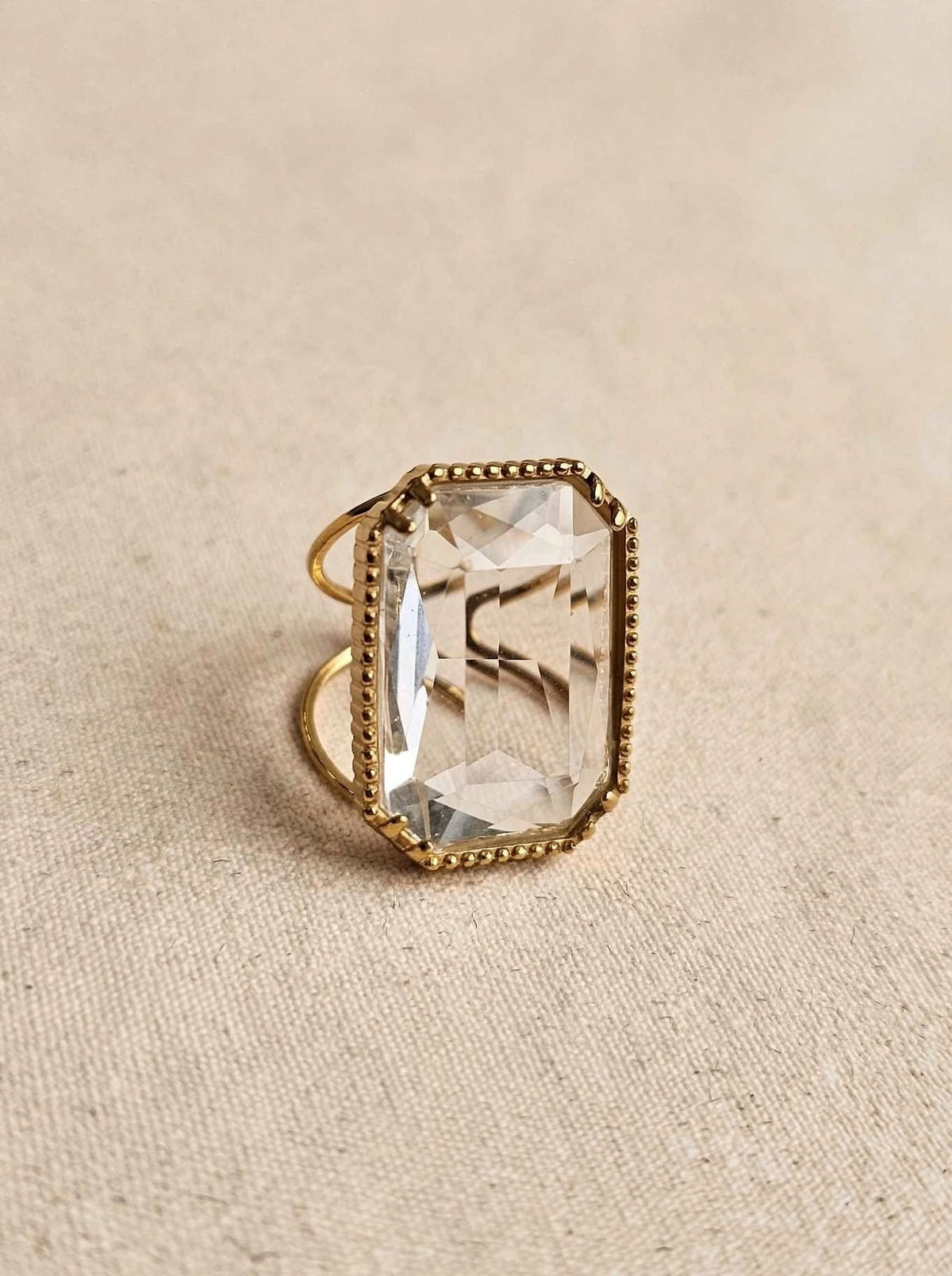 Anello AURA - Cristallo Ottagonale Regolabile in Ottone Dorato