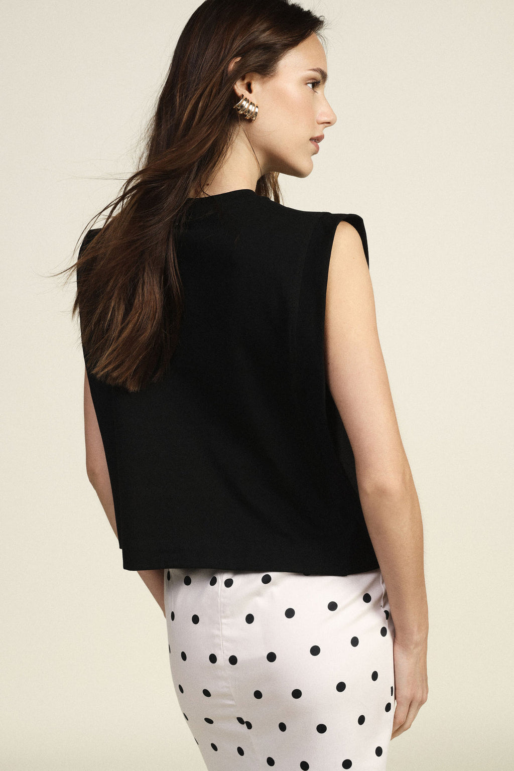 Top boxy senza maniche con girocollo
