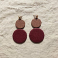 AUTUNNO  – Orecchini pendenti lunghi 9 cm in eco pelle e ottone dorato –