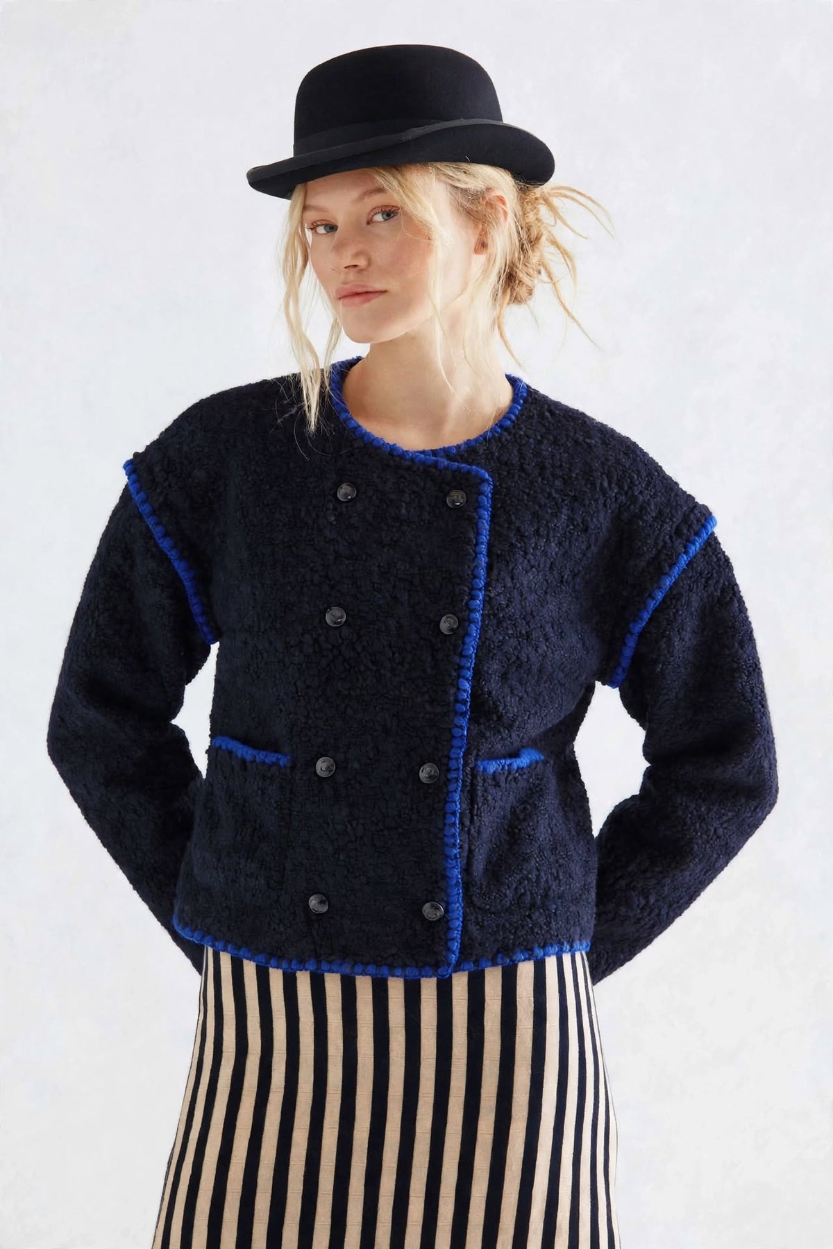 Giacca bouclé corta doppiopetto  - Navy Blue con profili Royal Blue